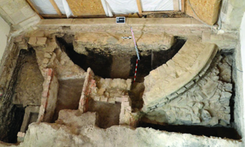 Fig. 1. Absida bazilicii romanice, vedere de ansamblu.