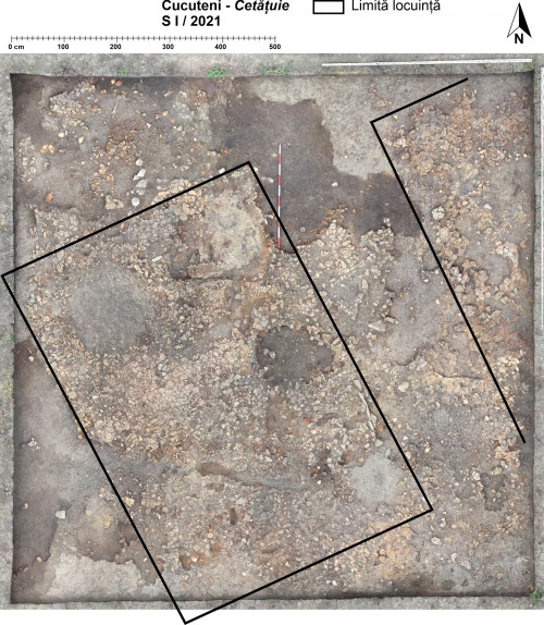 Fig. 3 Cucuteni-Cetățuie, imagine aeriană a complexelor cercetate în campania 2021