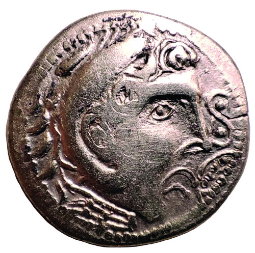 Fig. 8. a. Monedă (drahmă) de tip Rădulești-Hunedoara, din tezaurul de la Jidvei-Bleș.
