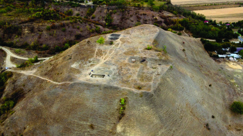 Fig. 1. Imagine aeriană a sitului dinspre sud.