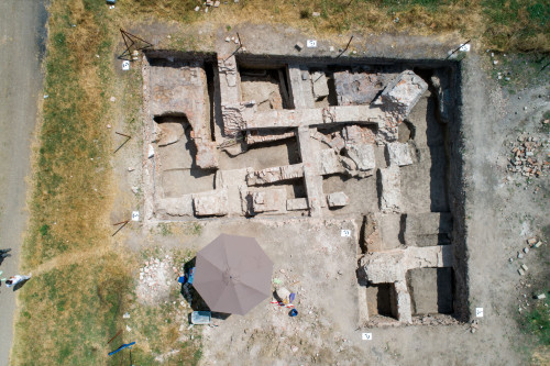 Fig. 1. Vedere aeriană a săpăturilor efectuate în 2023; fotografie realizată cu drona.