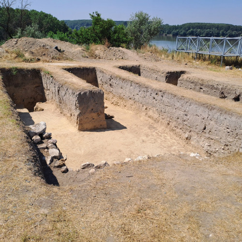 Fig. 5. Capidava X, campania 2023. Sectiunile S VIII, S IX și S X - vedere dinspre est.