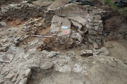 Fig. 3. Încăperile C8 (stânga) și C8A (dreapta).