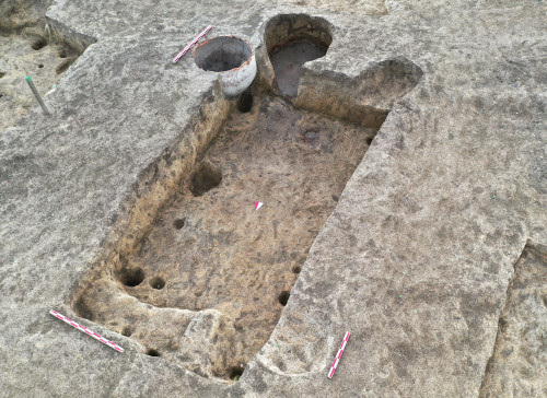Fig. 22. Bordeiul C 750, tăiat de groapa de chiup C 751.