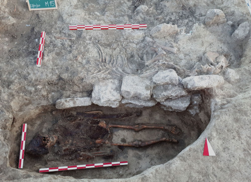 28. Mormânt de războinic nomad din al treilea orizont funerar.