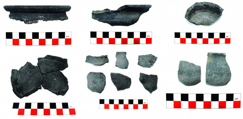 Fig. 4. Secțiunea S5 – fragmente ceramice din stratul de cultură preistoric.