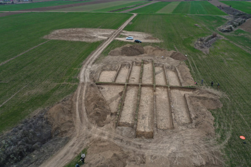 Fig. 2. Văcăreni –Tumulul 24, fotografie aeriană (foto Aurel Stănică).