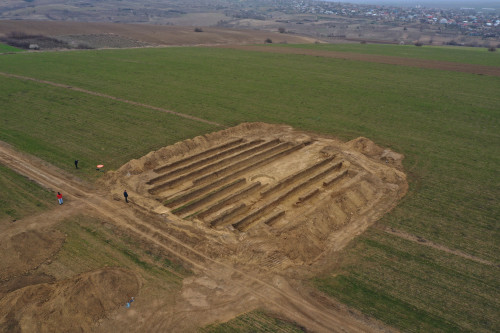 Fig. 3. Văcăreni –Tumulul 25, fotografie aeriană (foto Aurel Stănică).