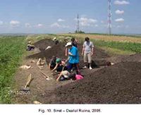 Chronicle of the Archaeological Excavations in Romania, 2005 Campaign. Report no. 179, Siret, Dealul Ruina<br /><a href='CronicaCAfotografii/2005/179/rsz-9.jpg' target=_blank>Display the same picture in a new window</a>